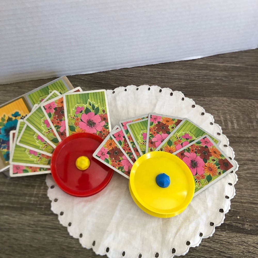 Vtg Red and Yellow Playing Card Holders
